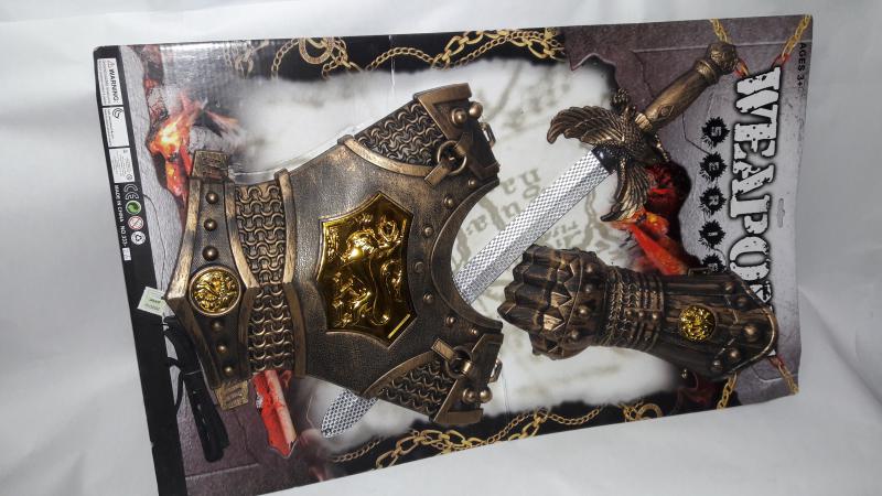 ESPADA+PECHERA+GUANTE GLADIADOR 65X38CM