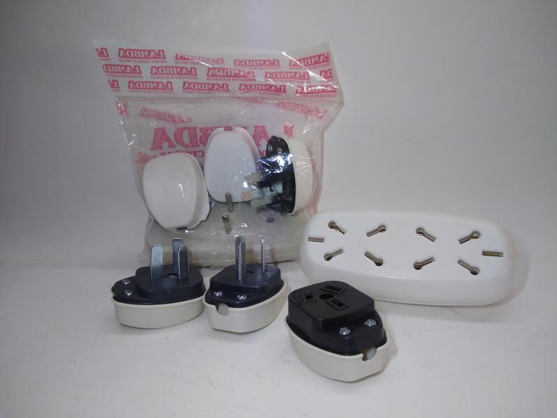 ADAPTADOR  TRIPLE/2 MACHO/1 HEMBRA