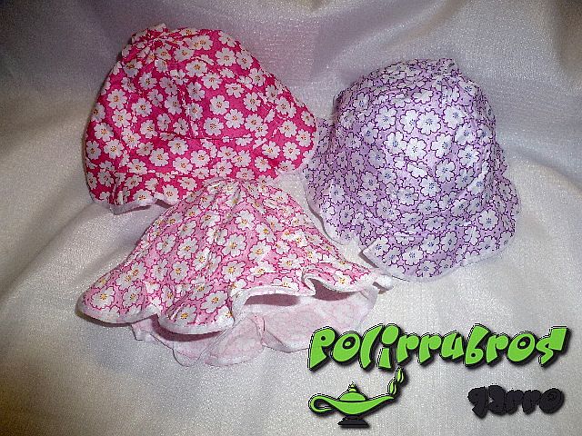 CAPELINA NIÑA CON FLORES