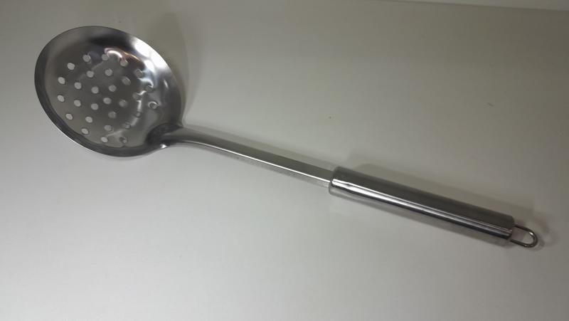 ESPUMADERA DE ACERON 31 CM