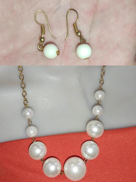 COLLAR DORADO CON PERLAS Y AROS