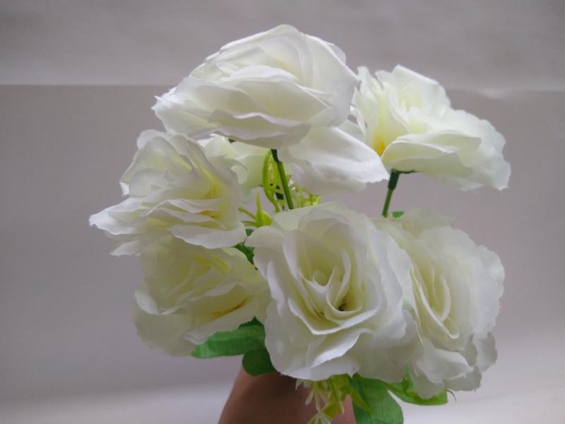 RAMO ROSAS BLANCAS ABIERTAS 30CM