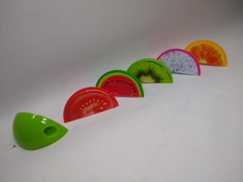 SACAPUNTAS FRUTAS 5CM