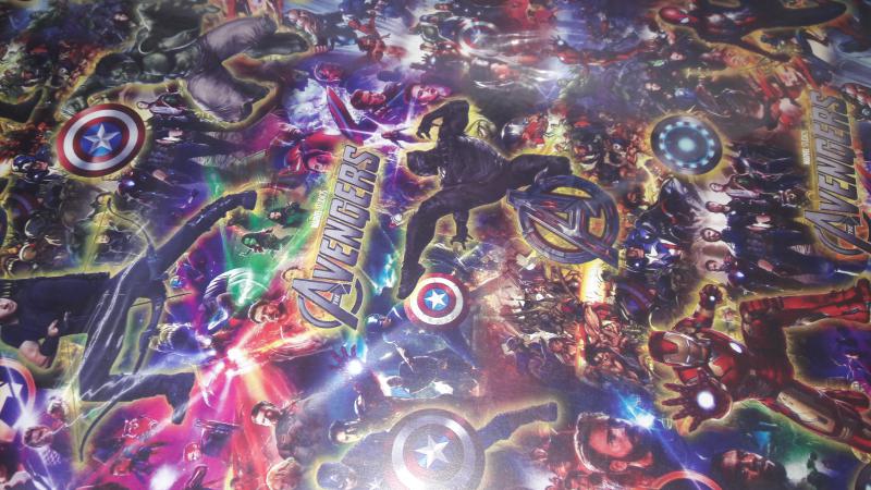 PAPEL DE FORRAR AVENGERS