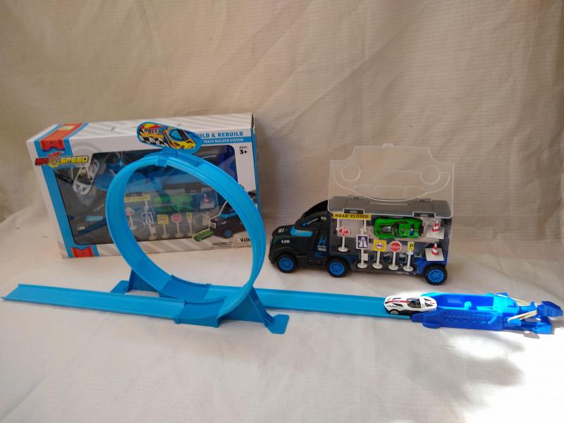 CAMION 2 AUTOS RAMPA+ACC 36X22CM