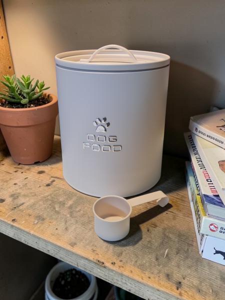 LATA ALIMENTO PARA MASCOTAS 22*25