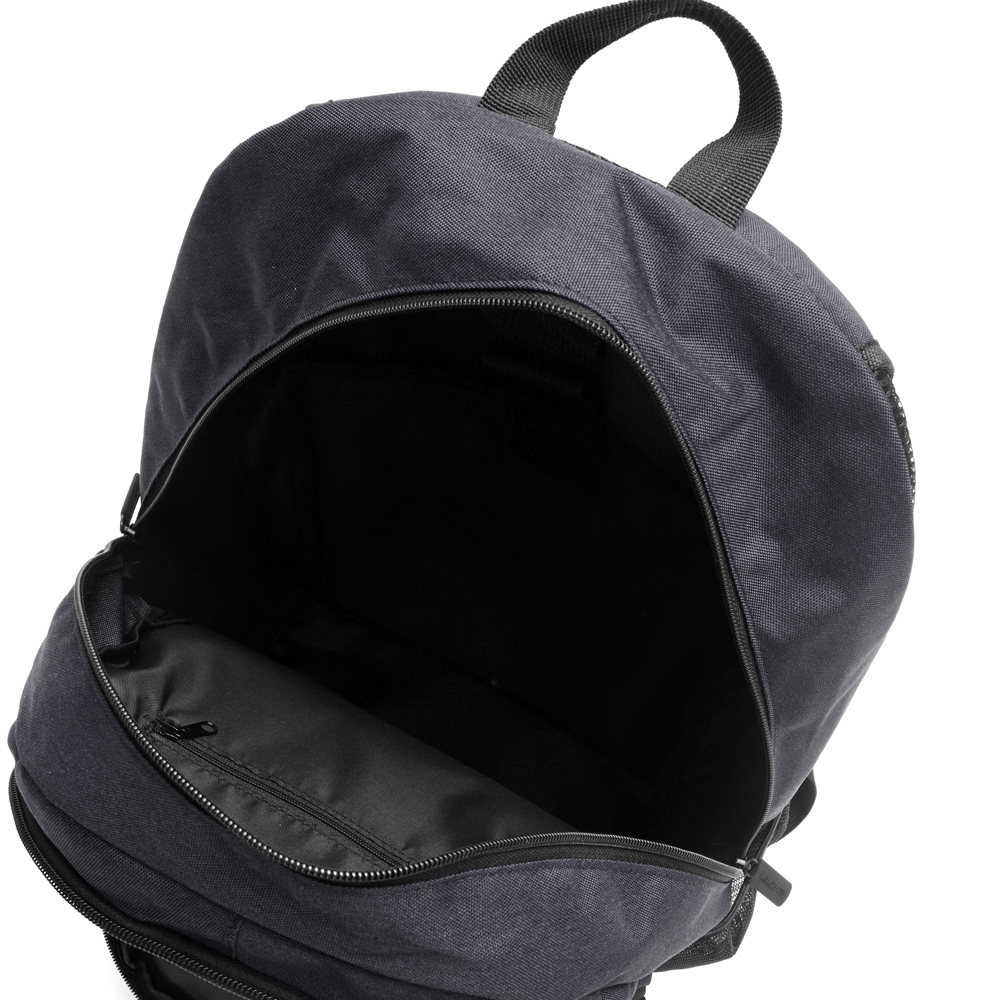 MOCHILA PORTANOTEBOOK 18