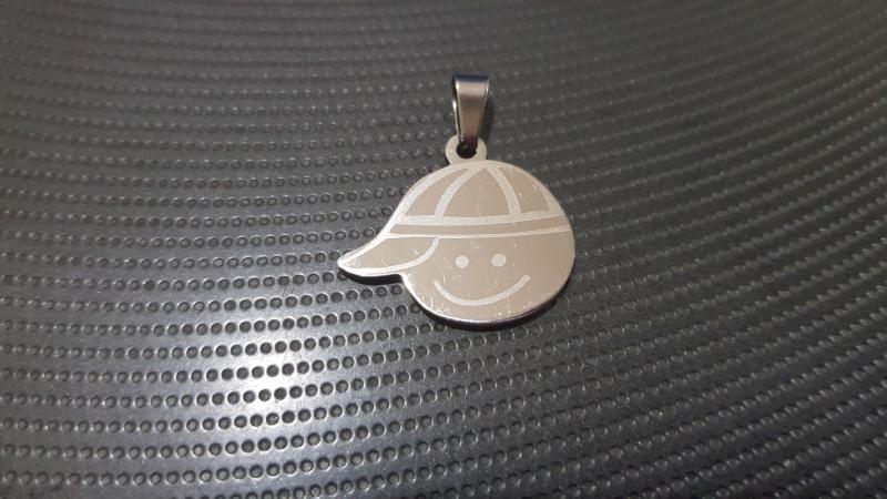 DIJE A QUIR CARA NENE C/GORRA 20 MM