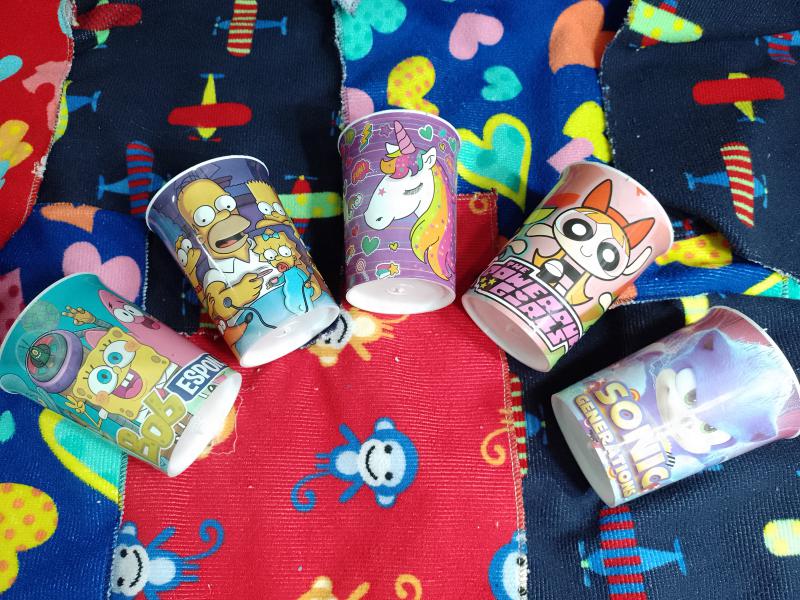 VASO PLASTICO PERSONAJE 10CM 300CC