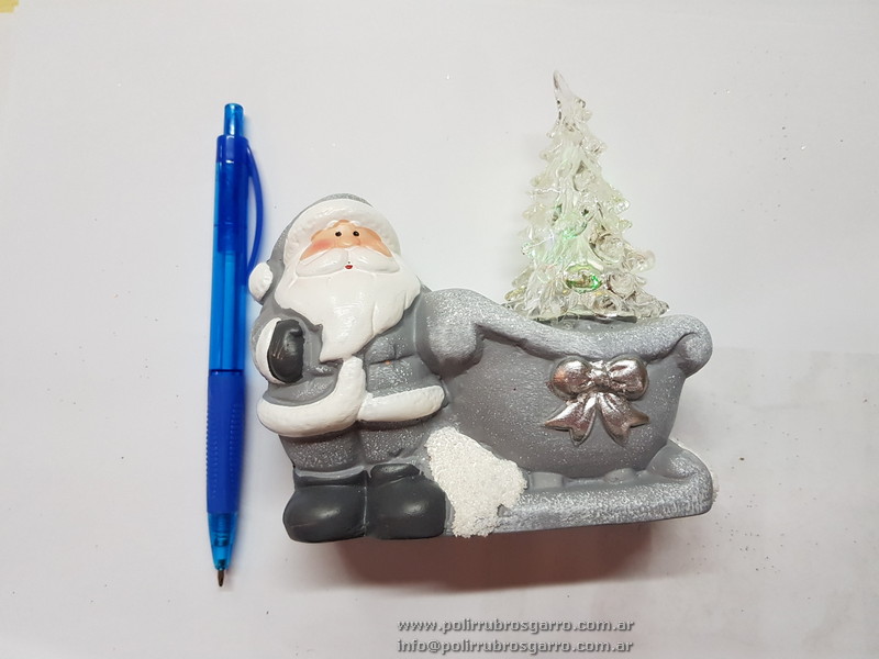 PAPA NOEL C/TRINEO Y ARBOLITO A PILAS 12*12