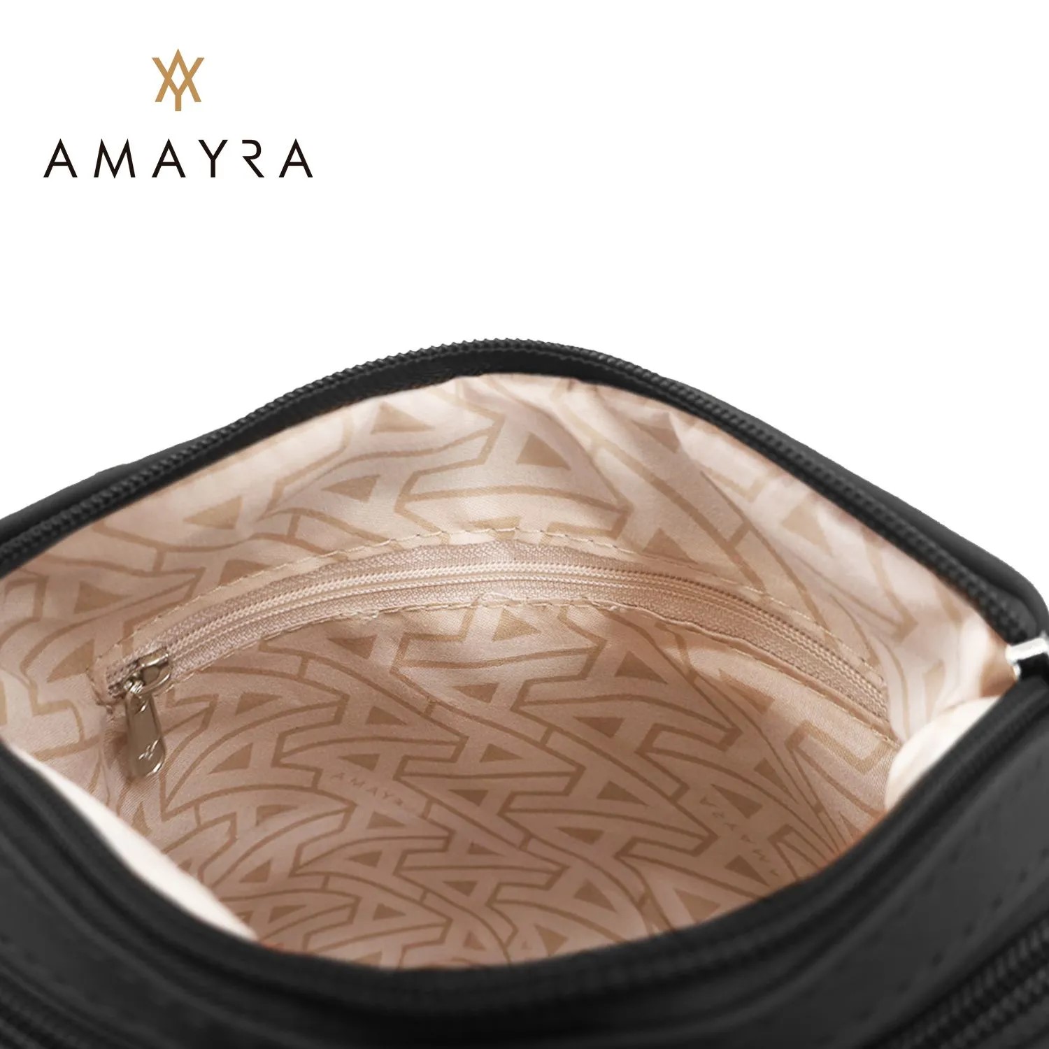 BANDOLERA CARTERA AMAYRA DETALLE DELANTERO 22*20*7 NEGRA