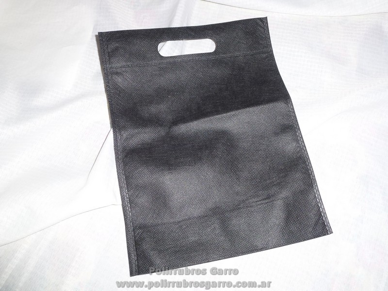 BOLSA FISELINA 22*30 LISA NEGRA